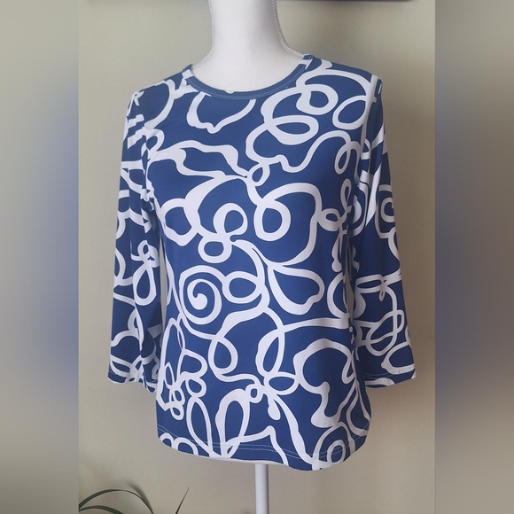 Barbara Gerwit Tops - Barbara Gerwit Resort Wear Stretch Top Blue White Swirl 3/4 Long Sleeve Shirt